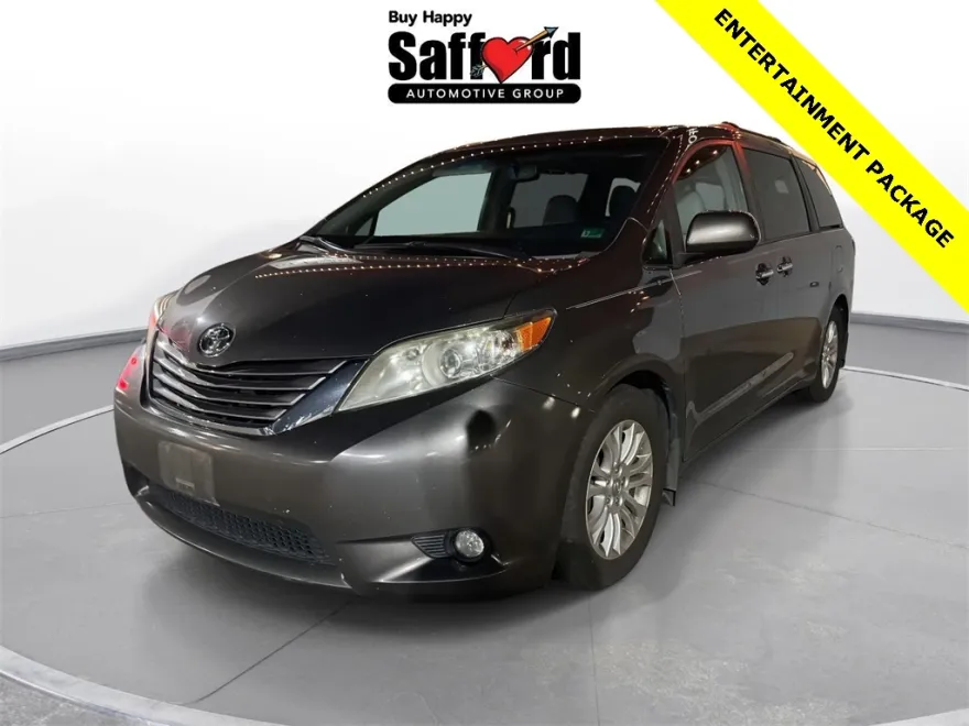 2016 Toyota Sienna XLE Premium photo 1