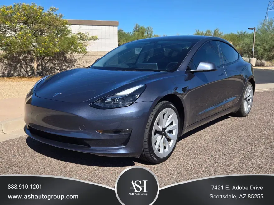 2023 Tesla Model 3 photo 1