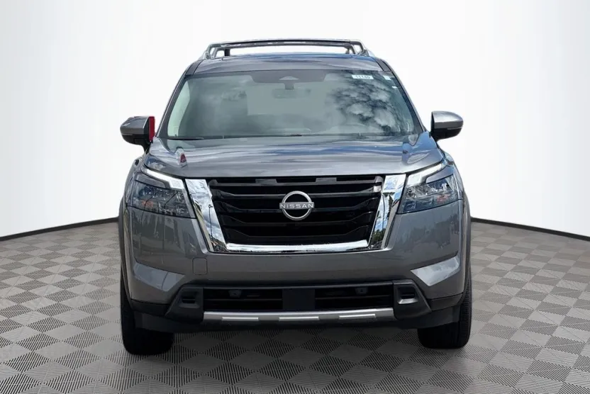 2025 Nissan Pathfinder SL photo 1