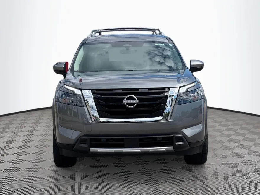 2025 Nissan Pathfinder SL photo 1