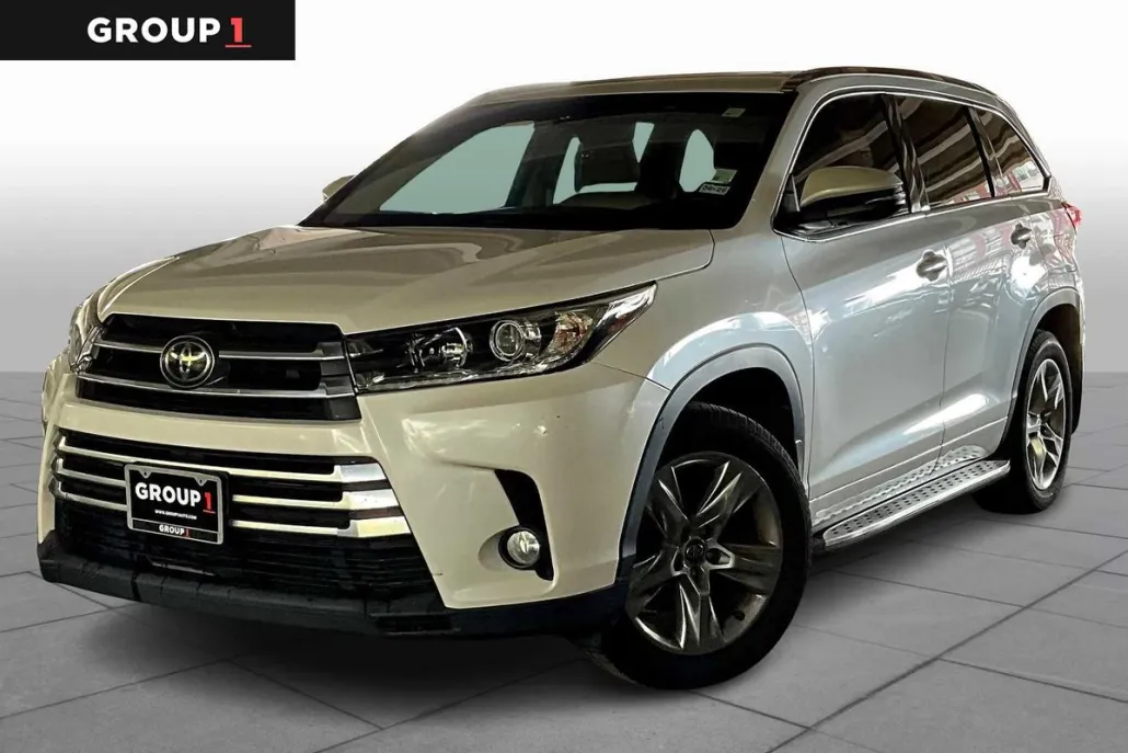 2017 Toyota Highlander Limited photo 1