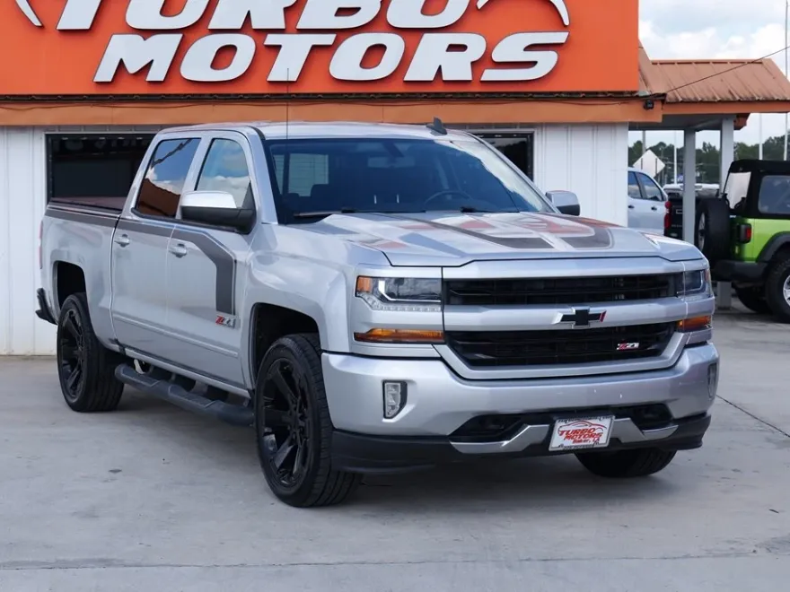 2018 Chevrolet Silverado 1500 LT photo 1