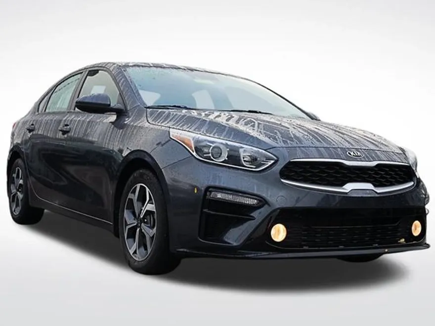 2021 Kia Forte LXS photo 1