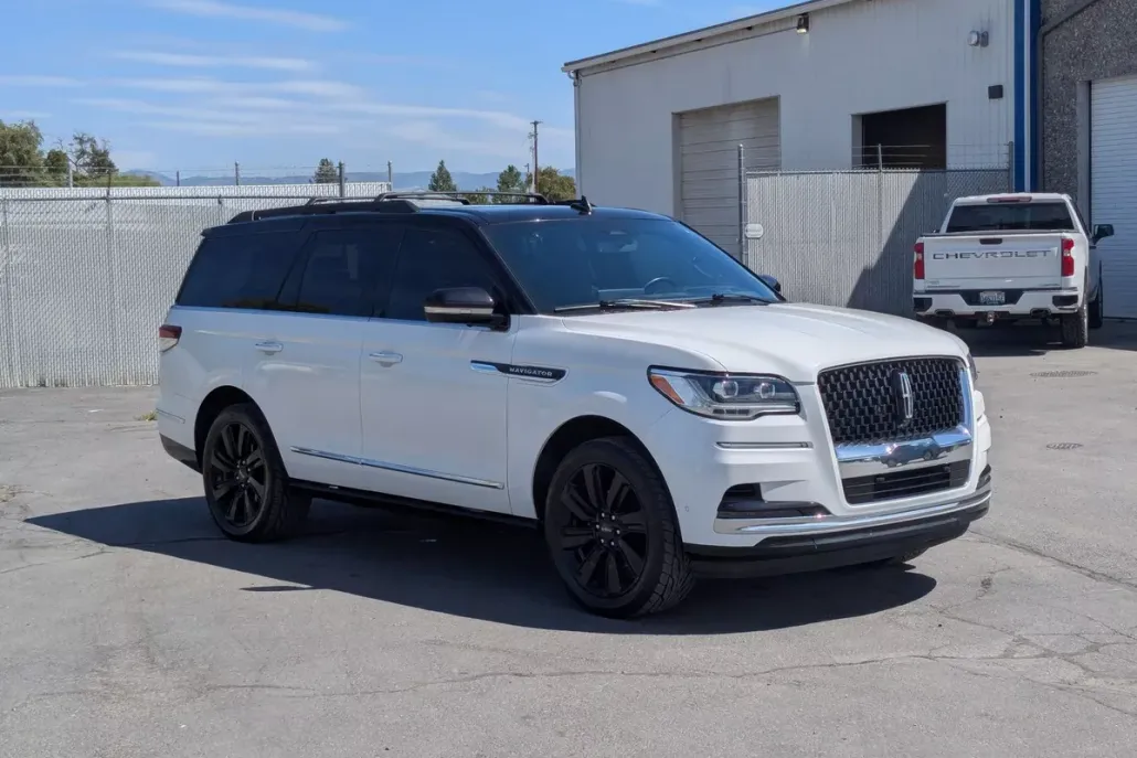 2022 Lincoln Navigator Black Label photo 1