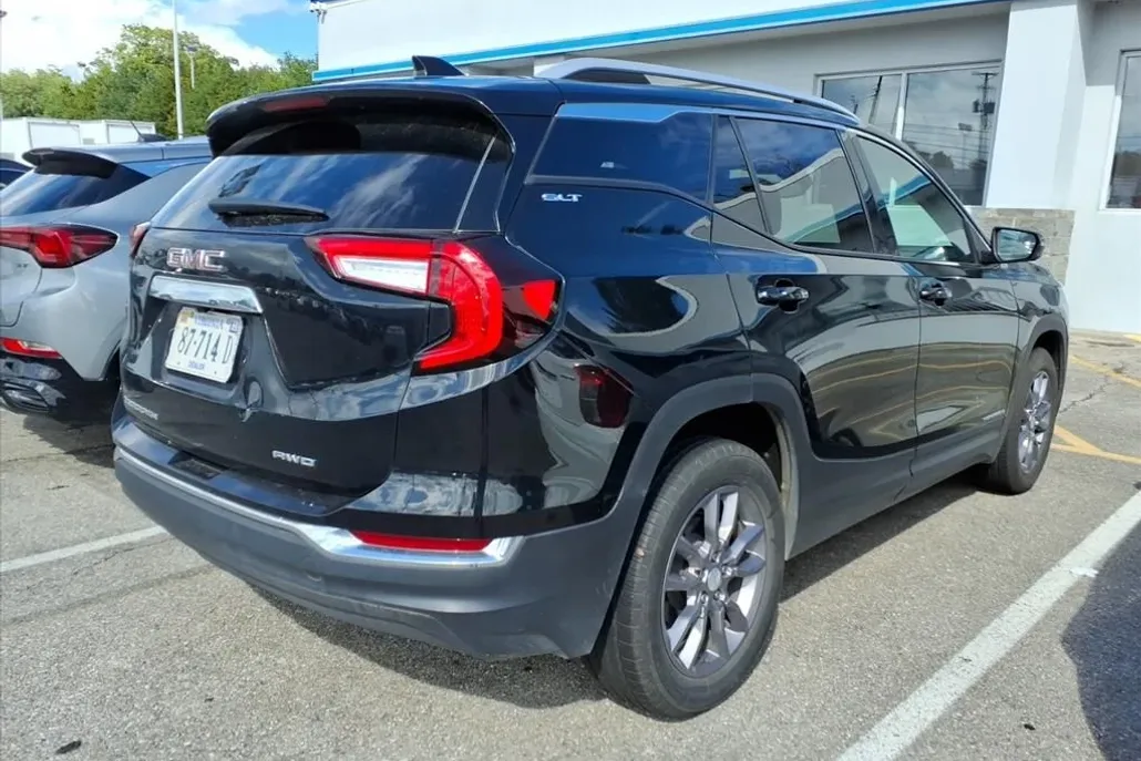 2024 Gmc Terrain SLT photo 1