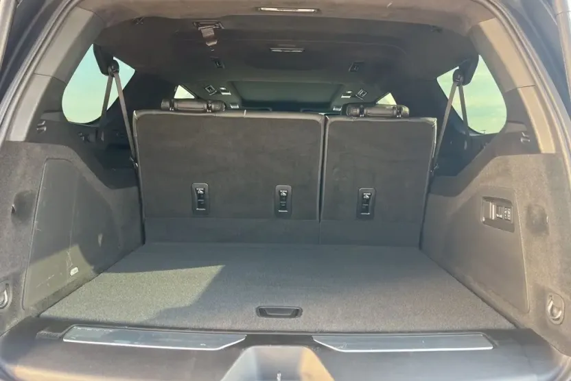 2025 Cadillac Escalade ESV V-Series photo 1