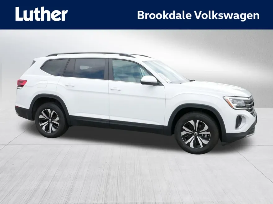 2024 Volkswagen Atlas SE photo 1
