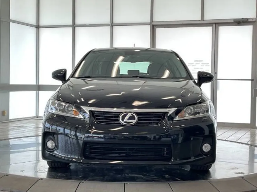 2011 Lexus CT 200h photo 1