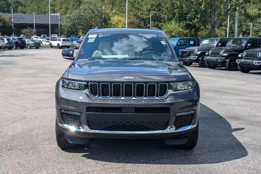 2025 Jeep Grand Cherokee Limited photo 1