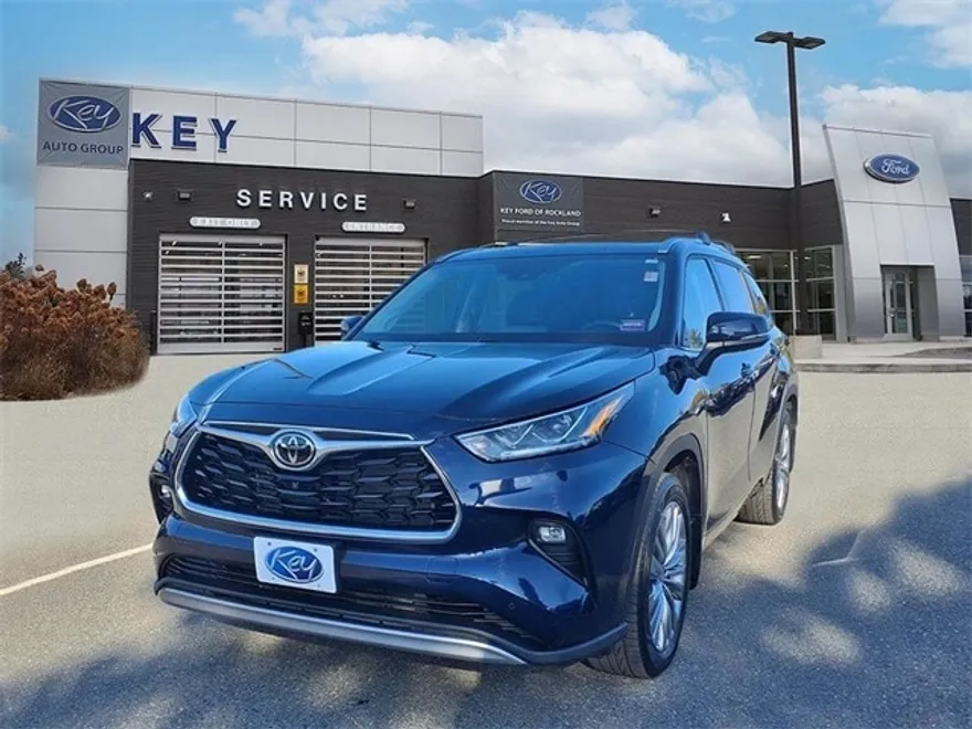 2022 Toyota Highlander Platinum photo 1
