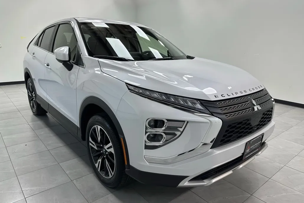 2025 Mitsubishi Eclipse Cross SE photo 1