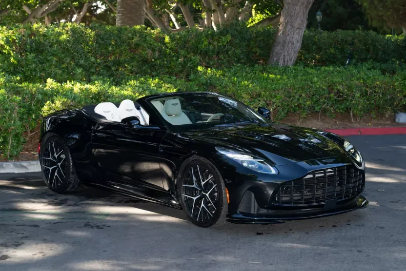 2025 Aston Martin DB12 photo 1