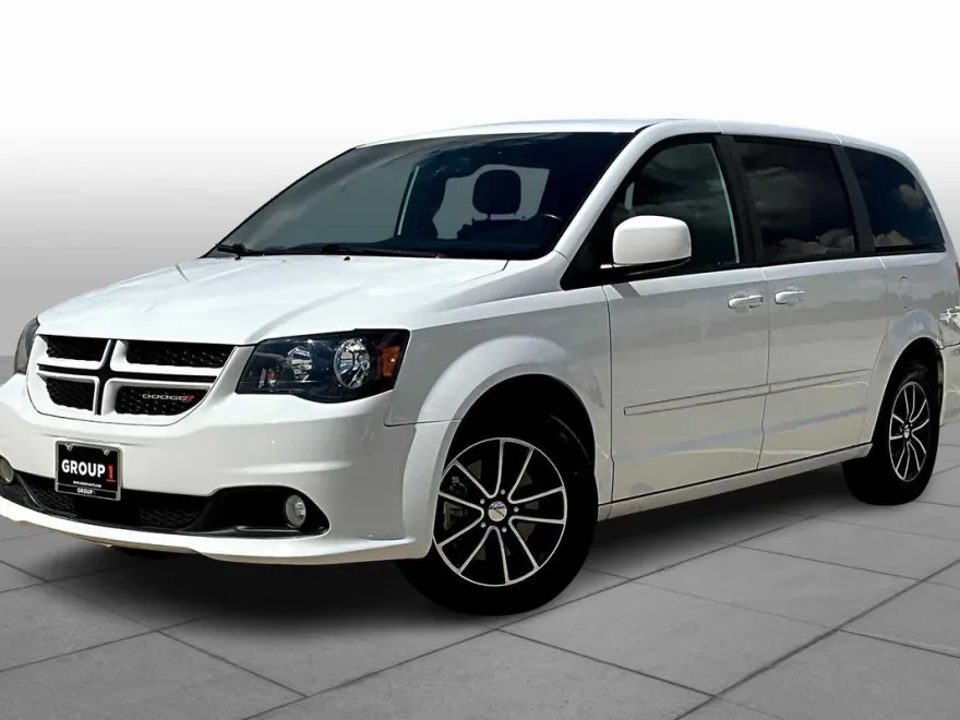 2017 Dodge Grand Caravan GT photo 1
