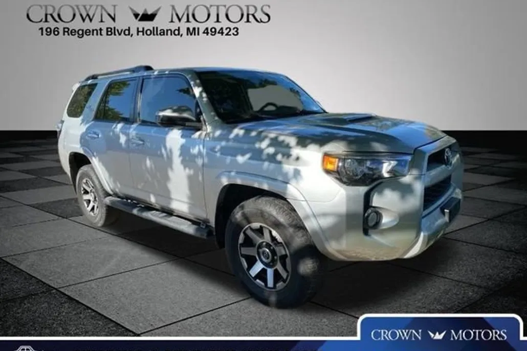 2019 Toyota 4Runner Limited photo 1