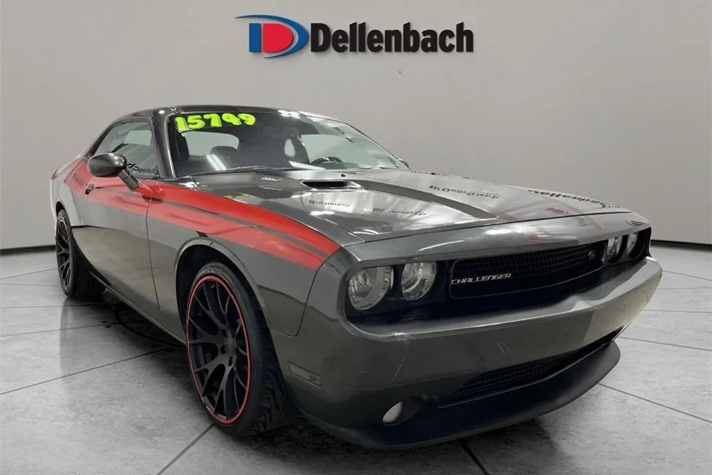2014 Dodge Challenger R/T photo 1