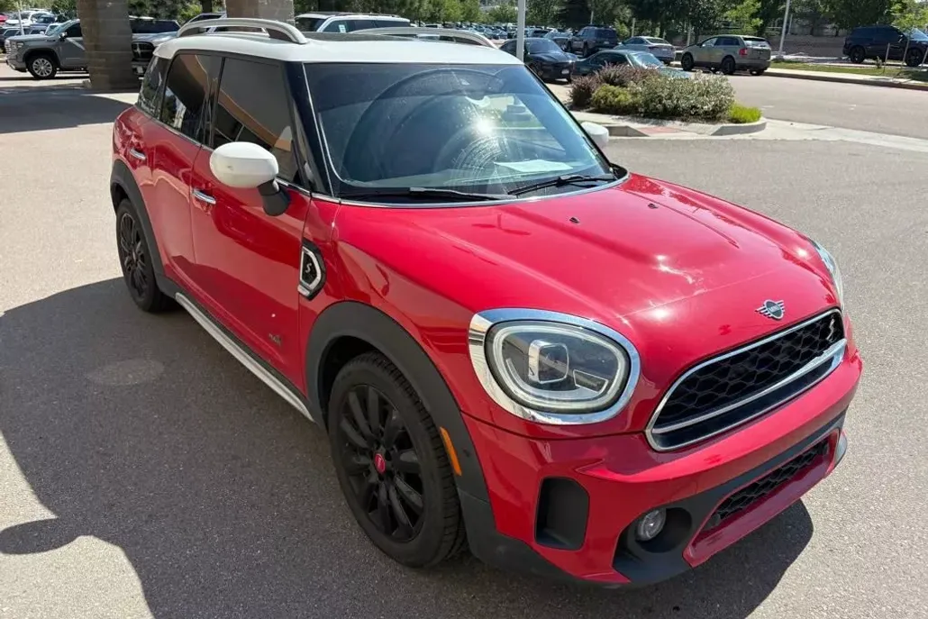 2021 Mini Countryman S ALL4 photo 1
