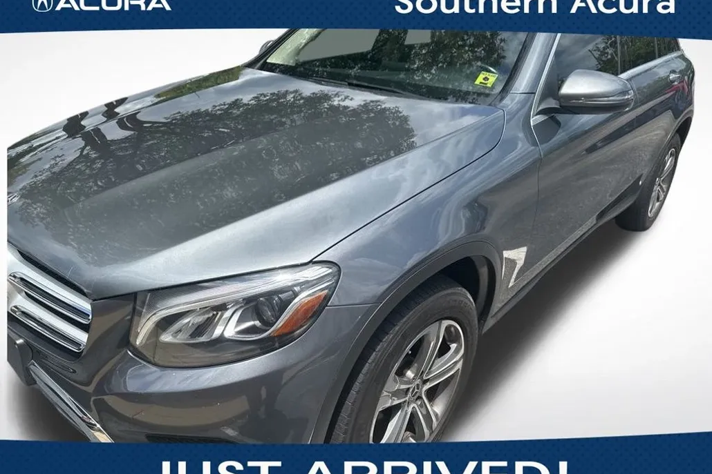 2018 Mercedes Benz GLC 300 4MATIC photo 1
