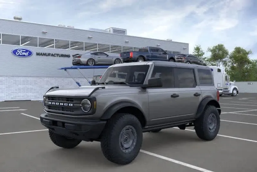 2025 Ford Bronco Base photo 1