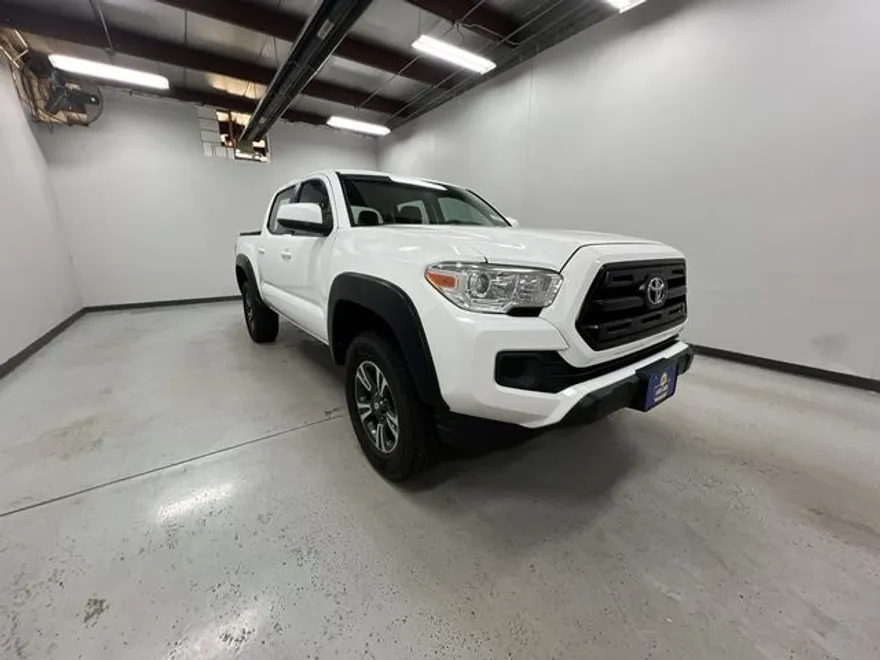 2016 Toyota Tacoma SR photo 1