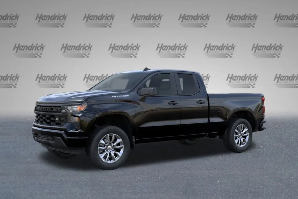 2025 Chevrolet Silverado 1500 Custom photo 1