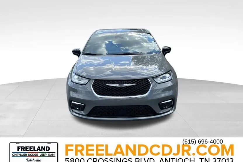 2025 Chrysler Pacifica photo 1