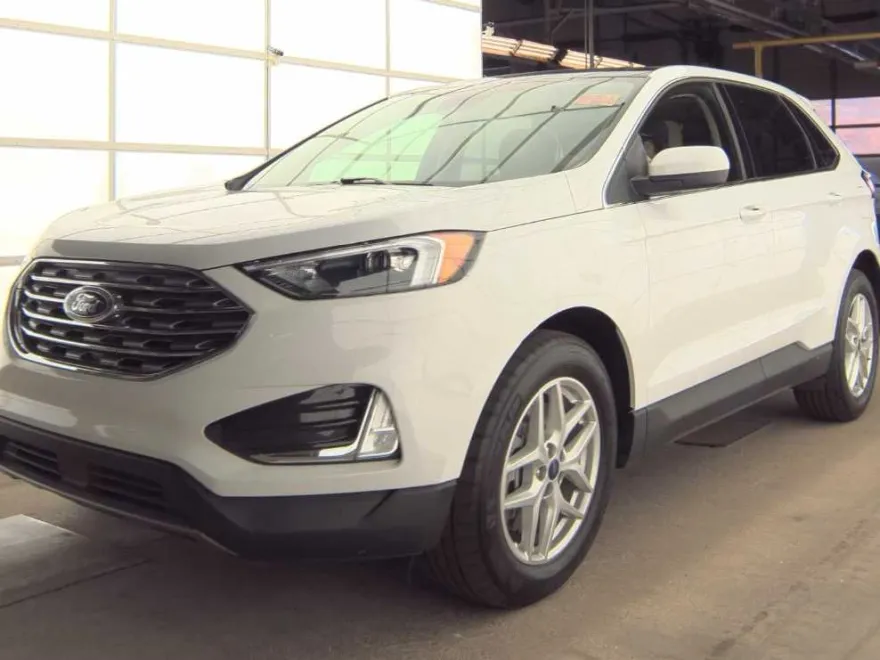 2022 Ford Edge SEL photo 1