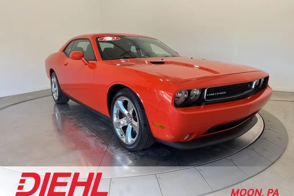 2013 Dodge Challenger R/T photo 1