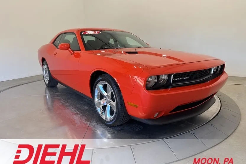 2013 Dodge Challenger R/T photo 1