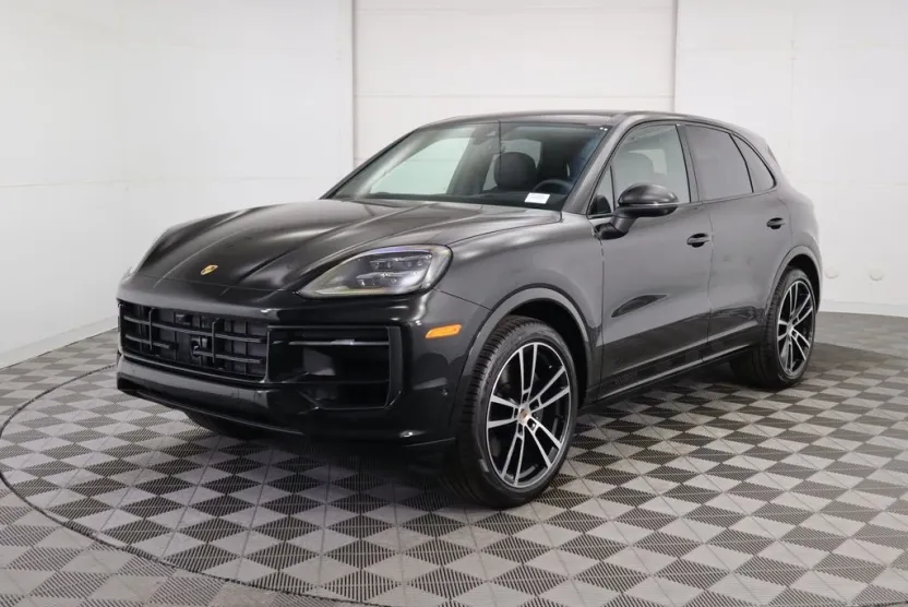 2025 Porsche Cayenne Base photo 1