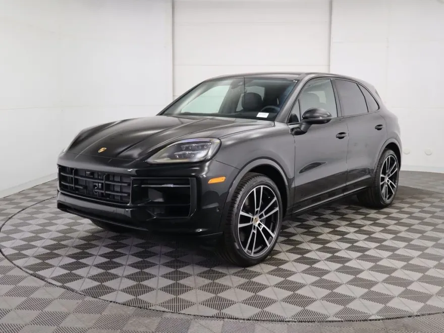 2025 Porsche Cayenne Base photo 1
