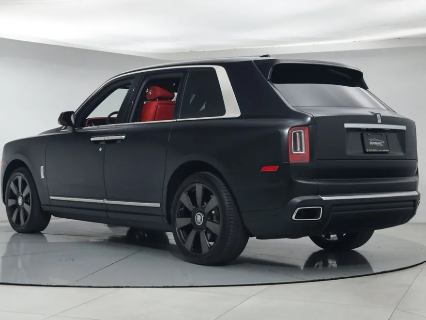 2020 Rolls Royce Cullinan photo 1