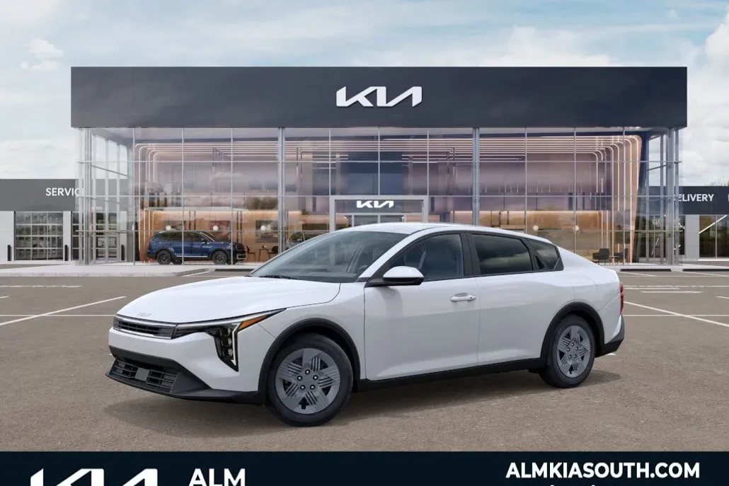 2025 Kia K4 LX photo 1
