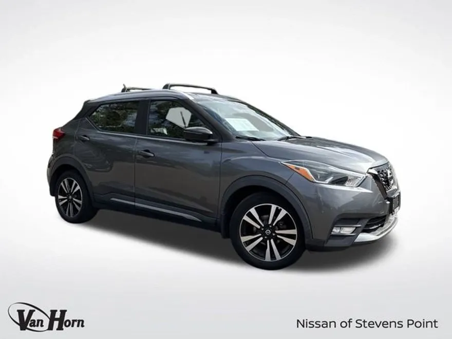 2020 Nissan Kicks SR photo 1
