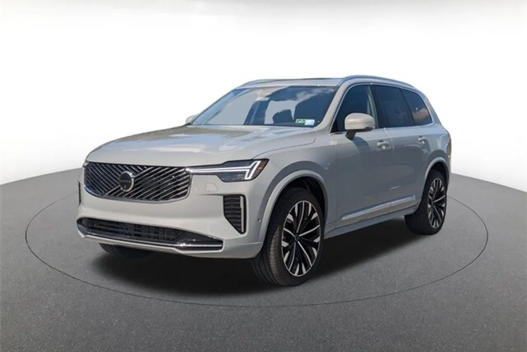 2026 Volvo XC90 Plus photo 1