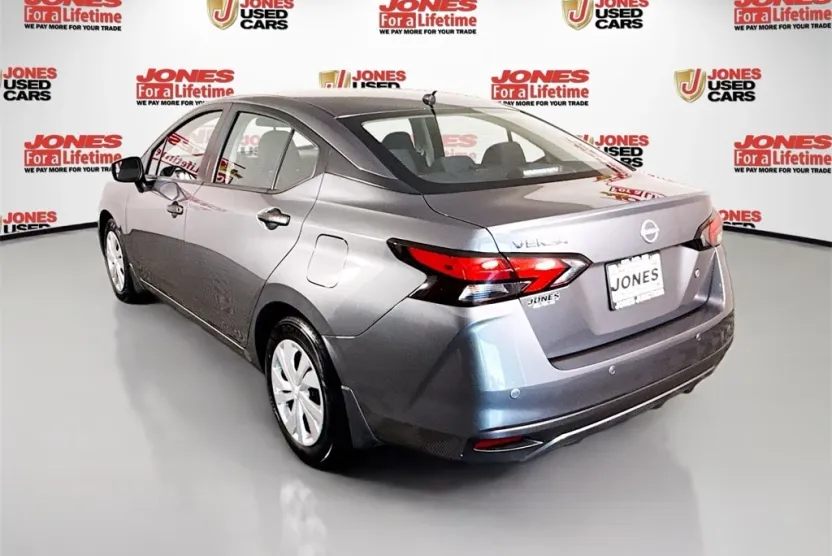 2025 Nissan Versa 1.6 S photo 1