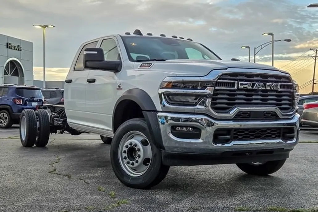 2025 Ram 5500 Tradesman photo 1