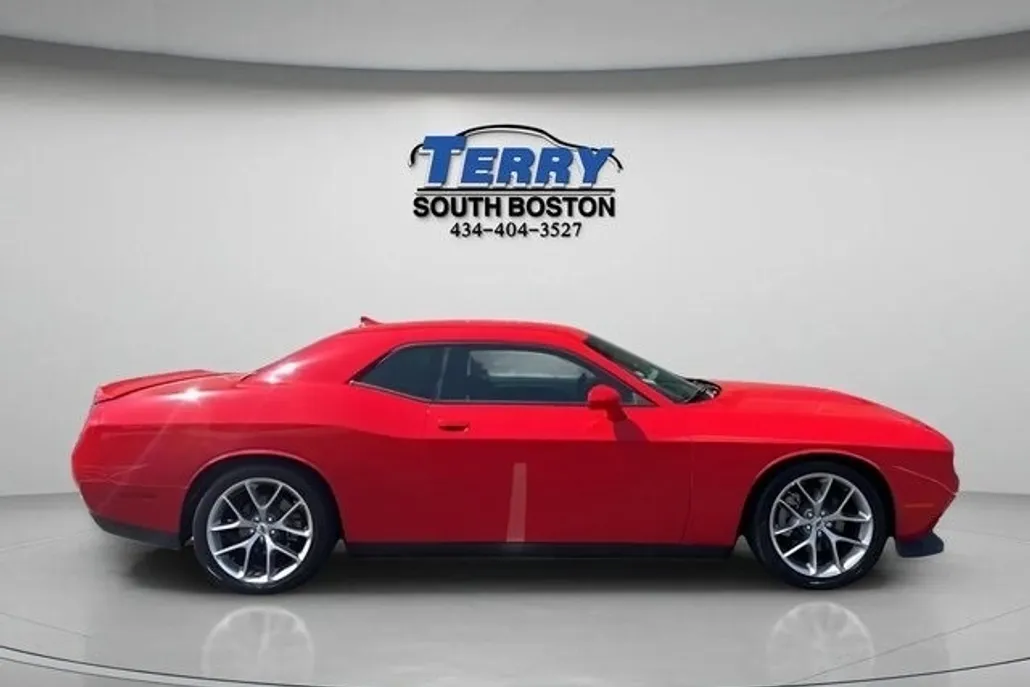 2022 Dodge Challenger GT photo 1