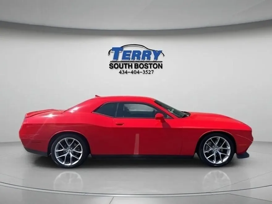 2022 Dodge Challenger GT photo 1