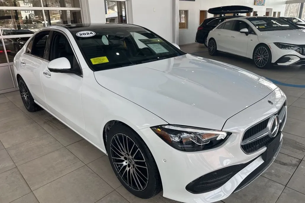 2024 Mercedes Benz C 300 4MATIC photo 1