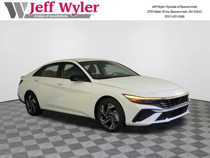 2025 Hyundai Elantra SEL Sport photo 1