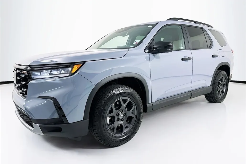 2025 Honda Pilot TrailSport photo 1