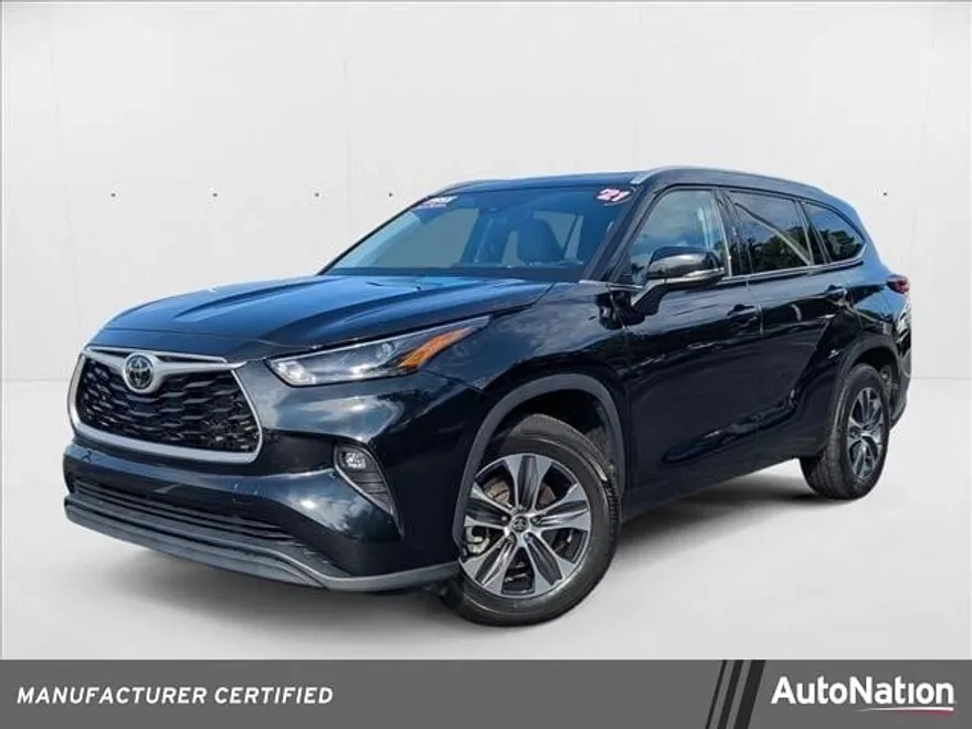 2022 Toyota Highlander XLE photo 1