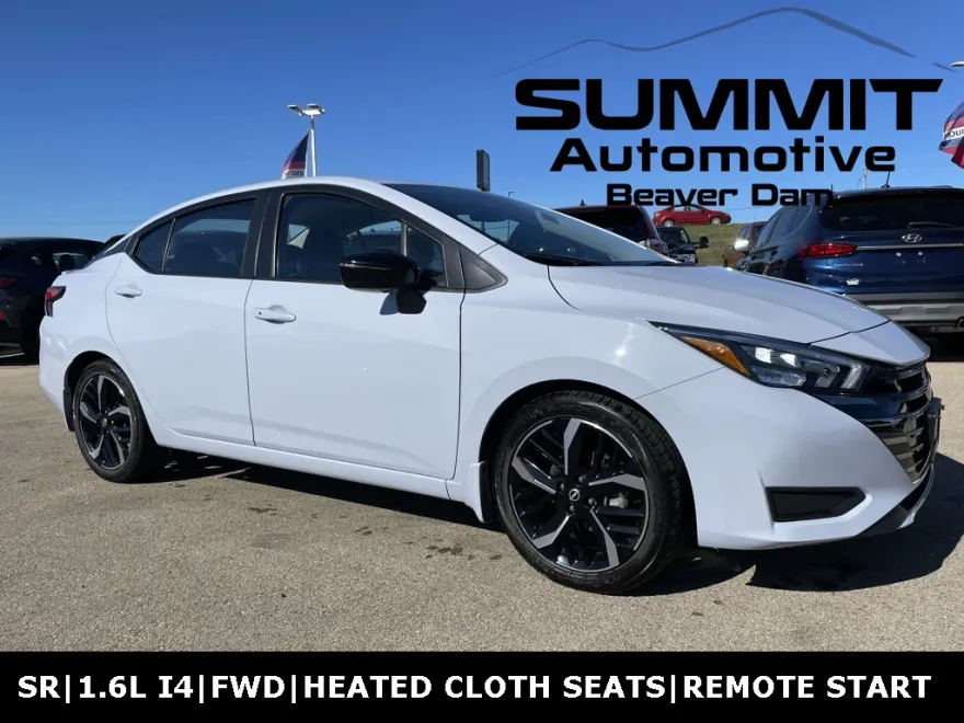 2023 Nissan Versa 1.6 SR photo 1