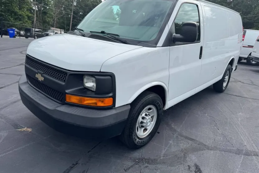 2017 Chevrolet Express 2500 Cargo photo 1