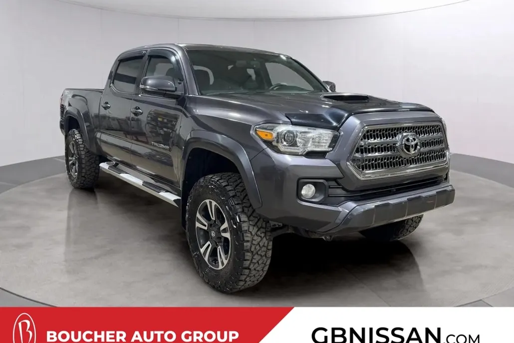 2017 Toyota Tacoma TRD Off-Road photo 1