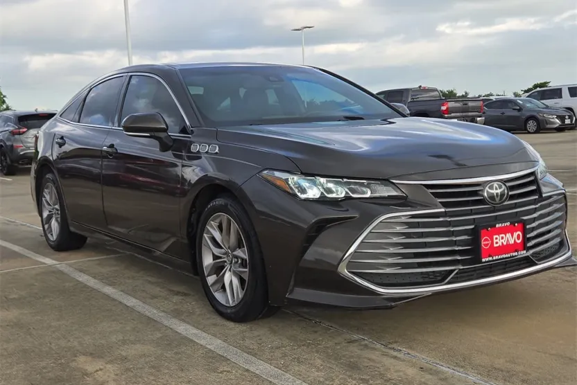 2019 Toyota Avalon XLE photo 1