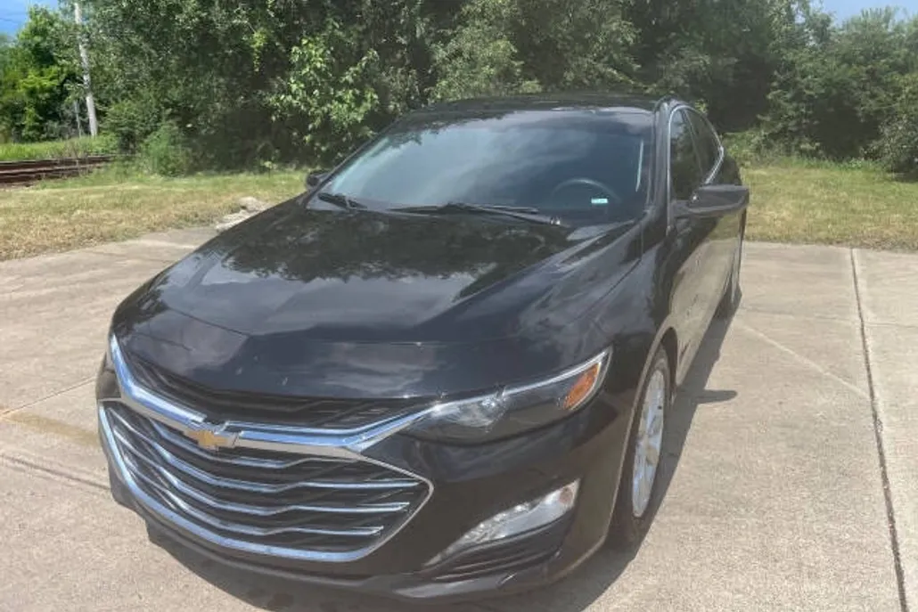 2019 Chevrolet Malibu 1LT photo 1