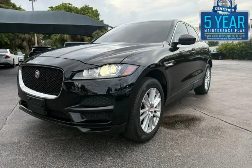 2020 Jaguar F-PACE Prestige photo 1