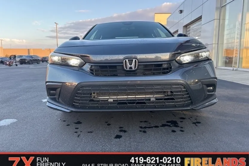 2023 Honda Civic Sport photo 1