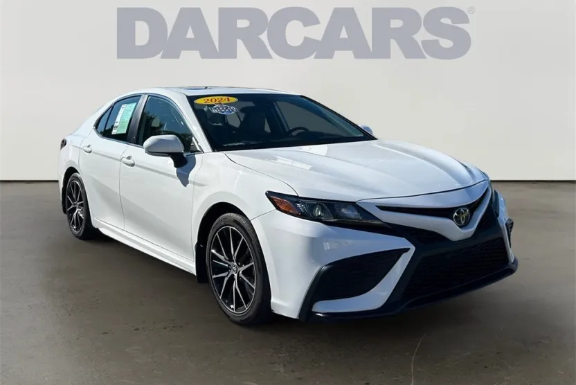 2024 Toyota Camry SE photo 1